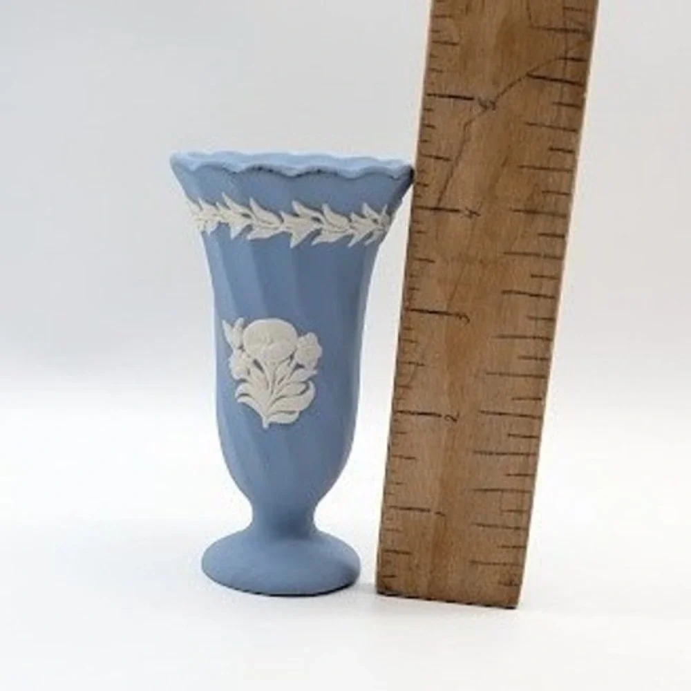 Vtg Wedgwood Jasperware Bud Vase 4